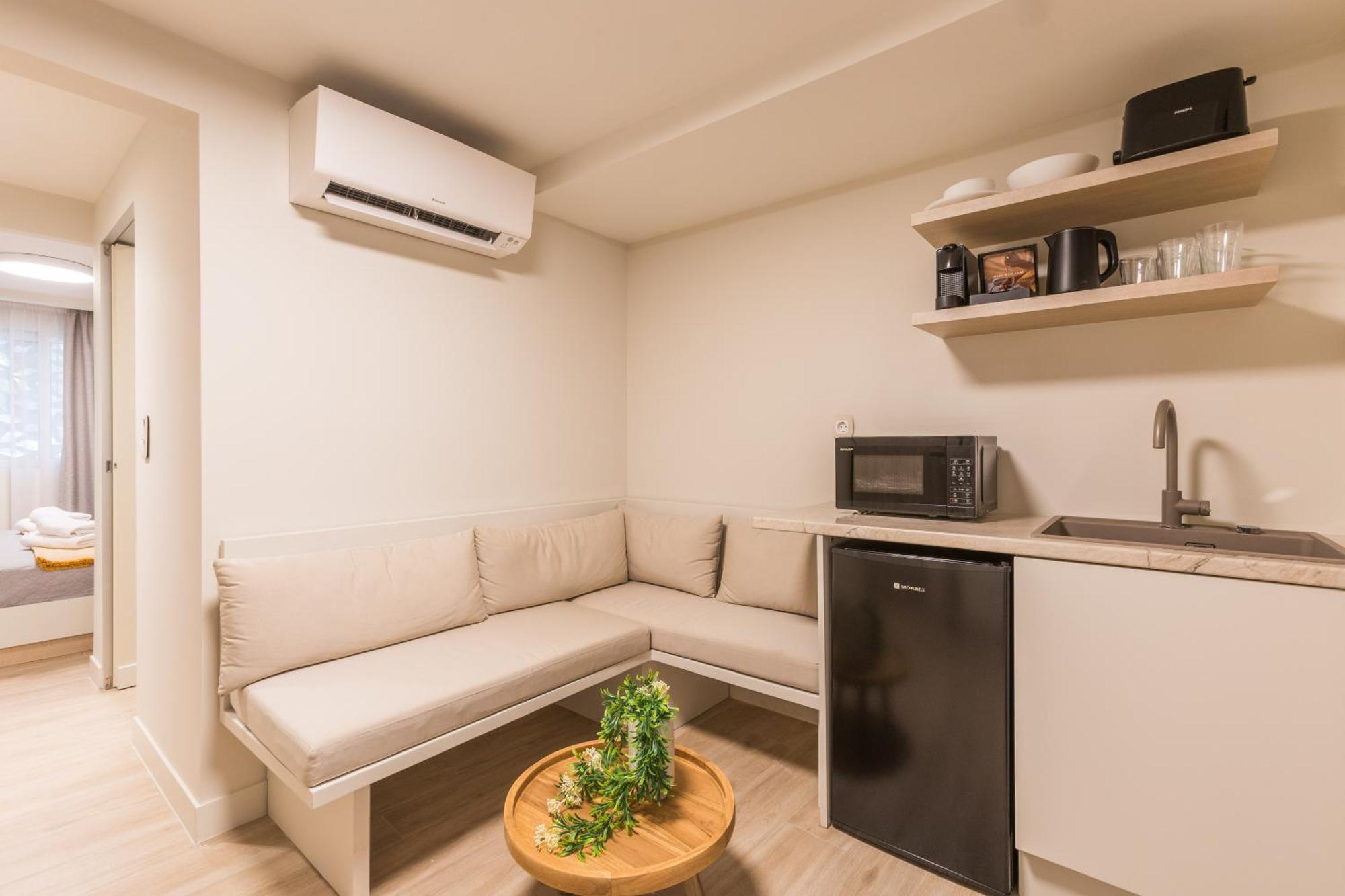 The Mediterranean Suites Pireus Eksteriør bilde