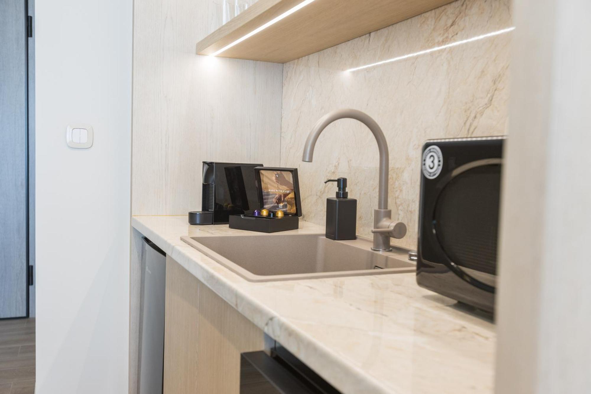 The Mediterranean Suites Pireus Eksteriør bilde