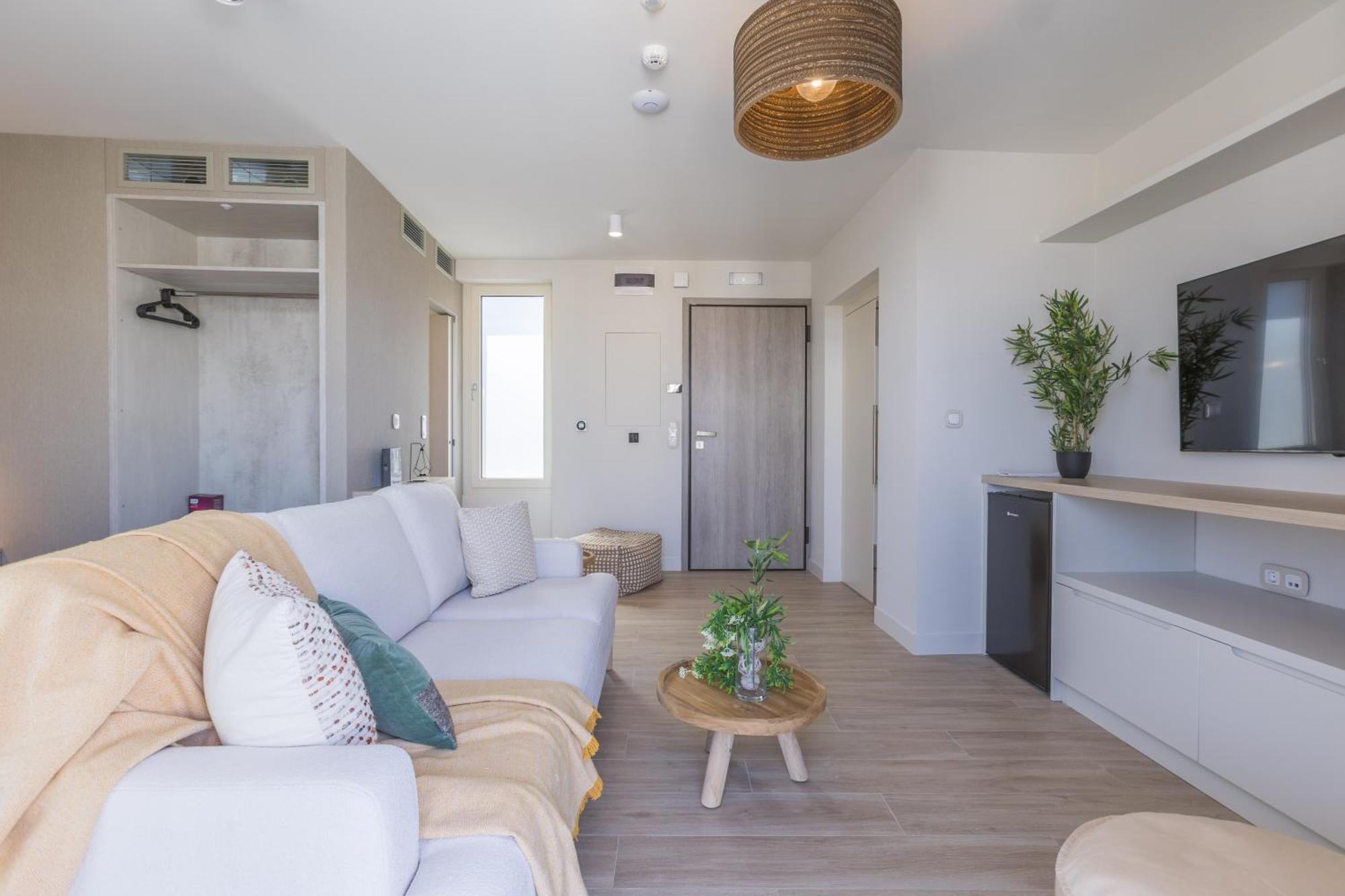 The Mediterranean Suites Pireus Eksteriør bilde