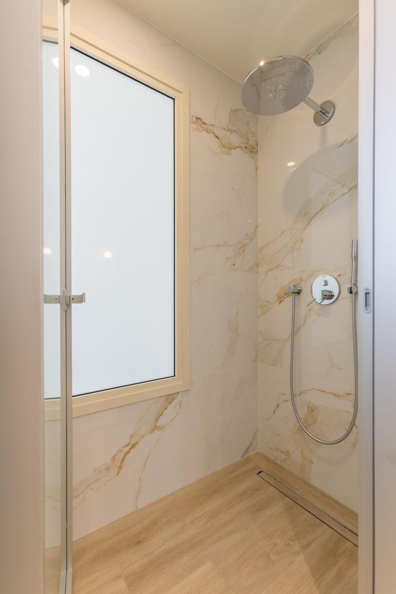 The Mediterranean Suites Pireus Eksteriør bilde