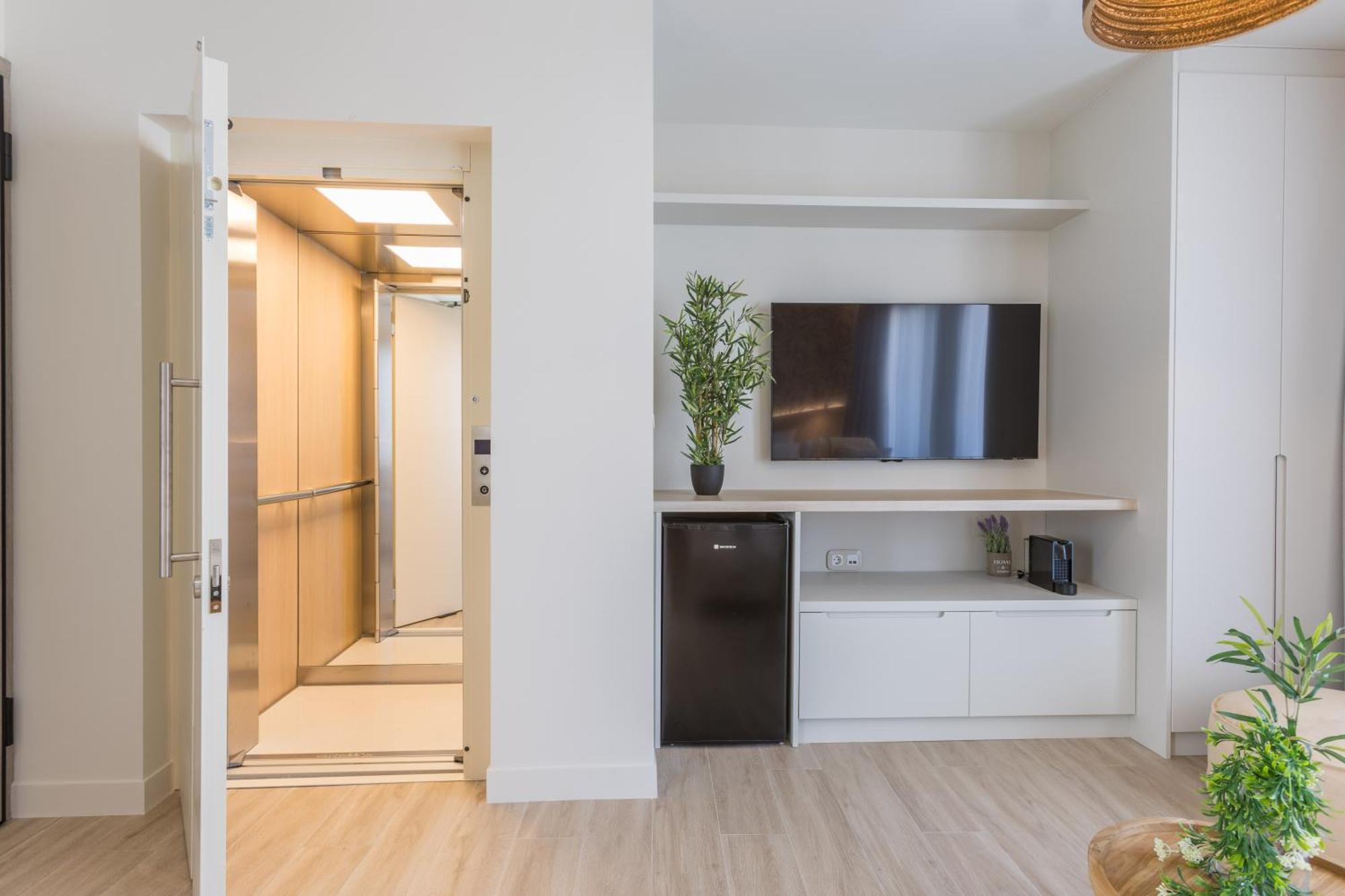 The Mediterranean Suites Pireus Eksteriør bilde