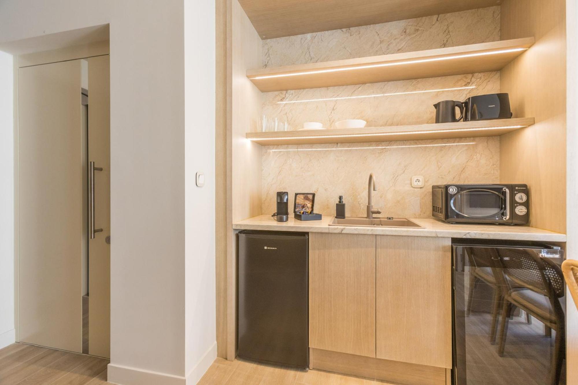 The Mediterranean Suites Pireus Eksteriør bilde