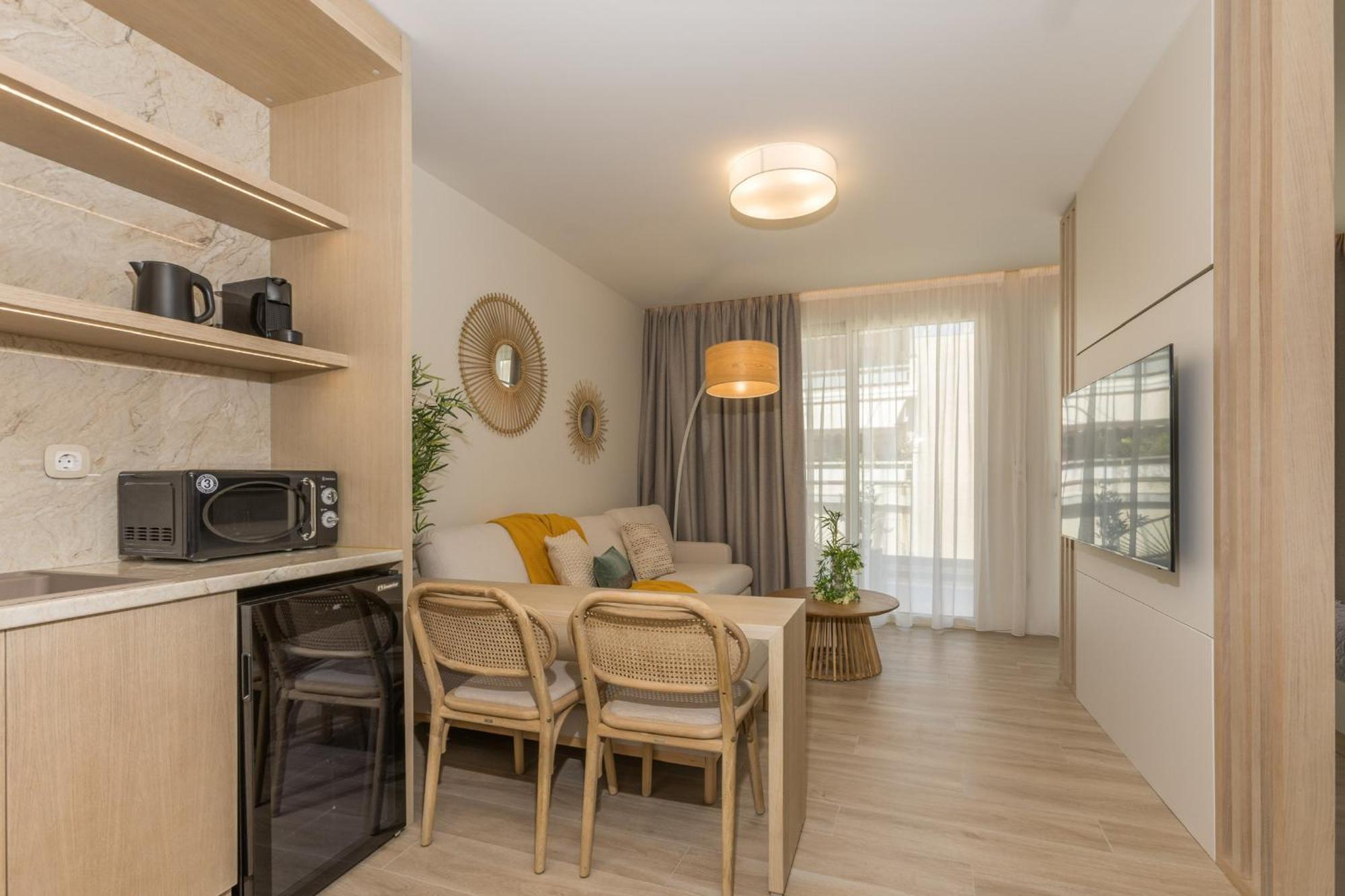 The Mediterranean Suites Pireus Eksteriør bilde