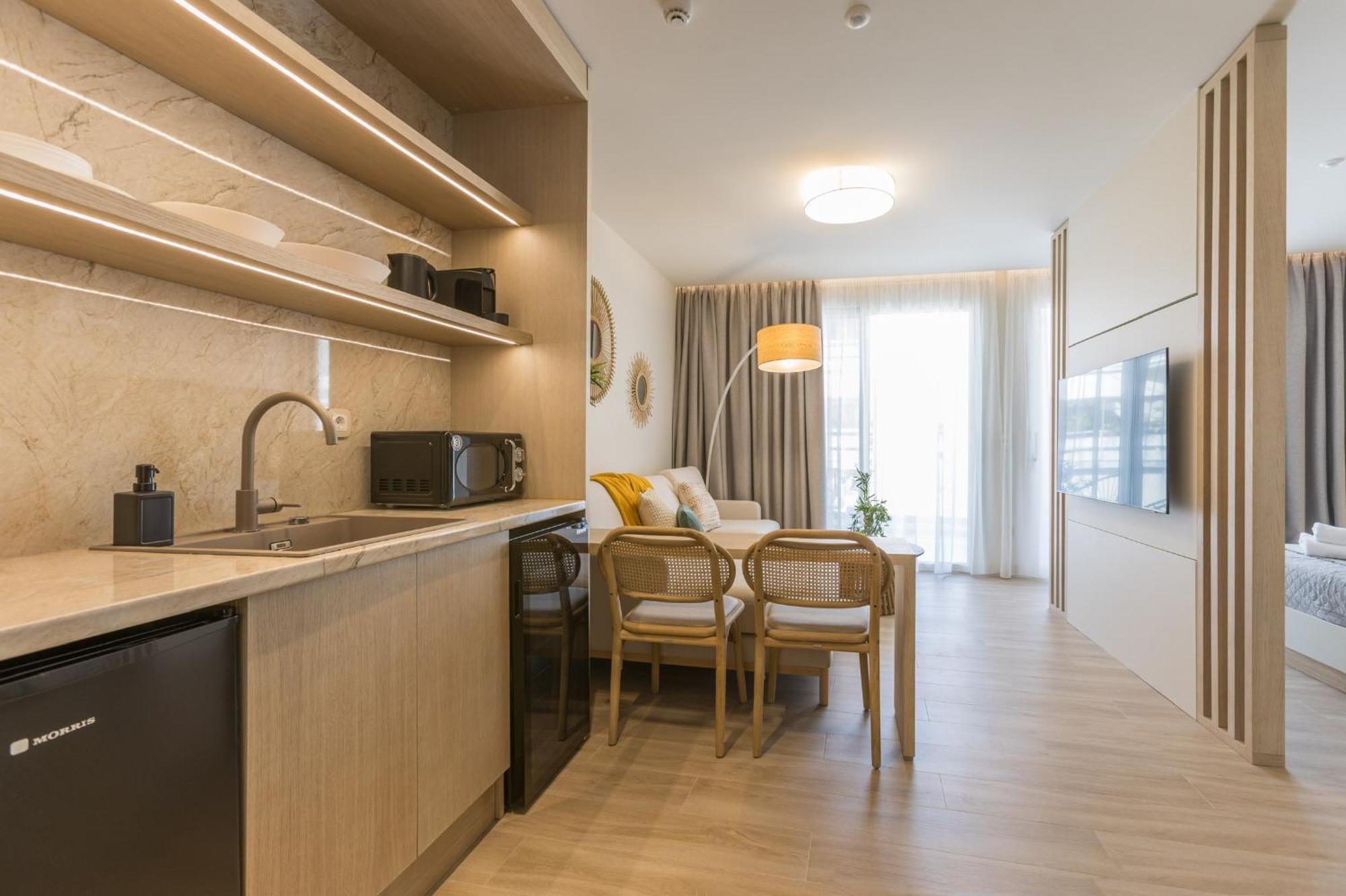 The Mediterranean Suites Pireus Eksteriør bilde